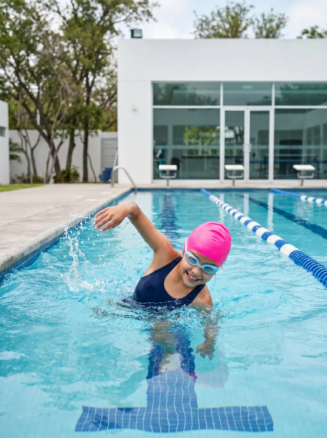 CBSM CdV 2026 — Natación v6 (uniforme branded: gorra rosa + traje navy)